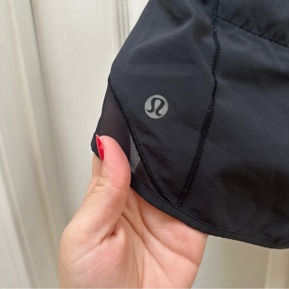 Lululemon Hotty Hot Short (Long 4") Black 6 shorts athletic lined - Picture 7 of 7